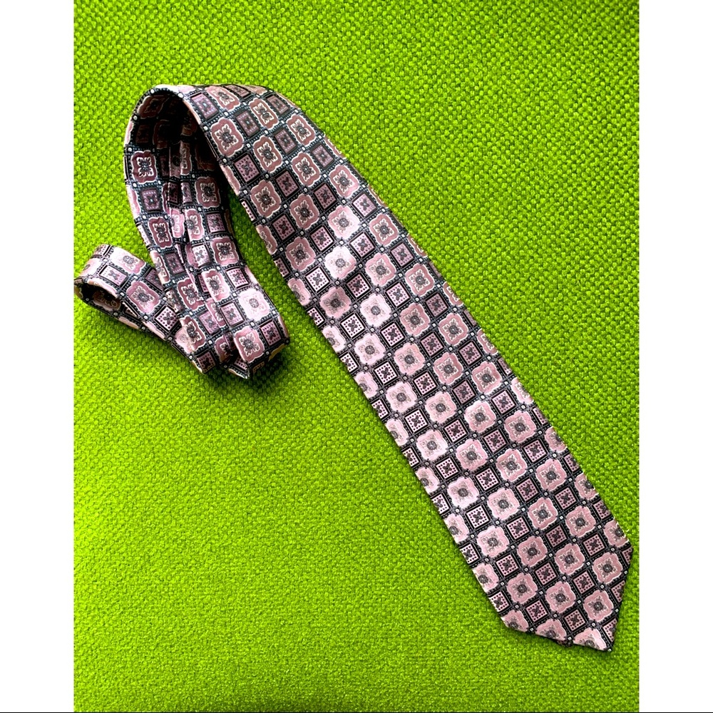 Bocara handmade silk tie geometric pink black gray
